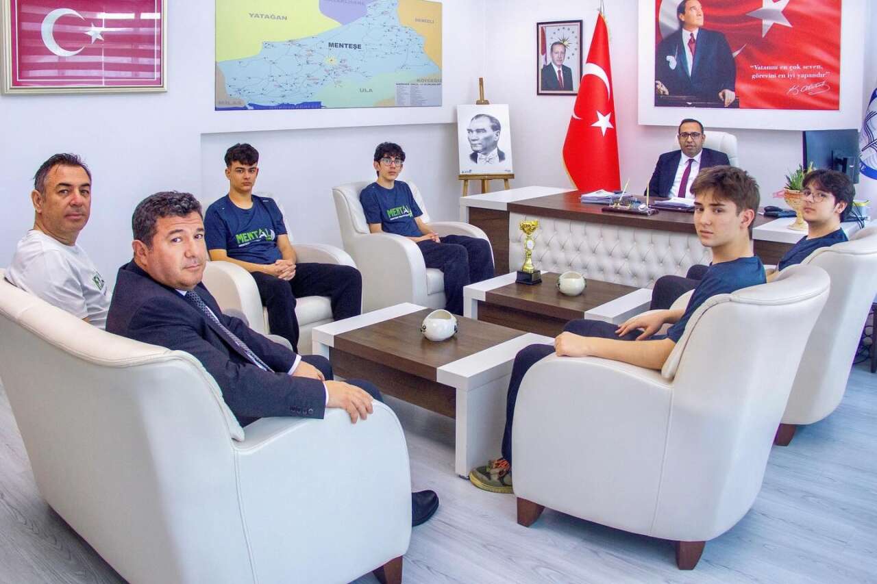 Türkiye Şampiyonları İlçe Milli Eğitim Müdürü Keleş'i Ziyaret Etti 7